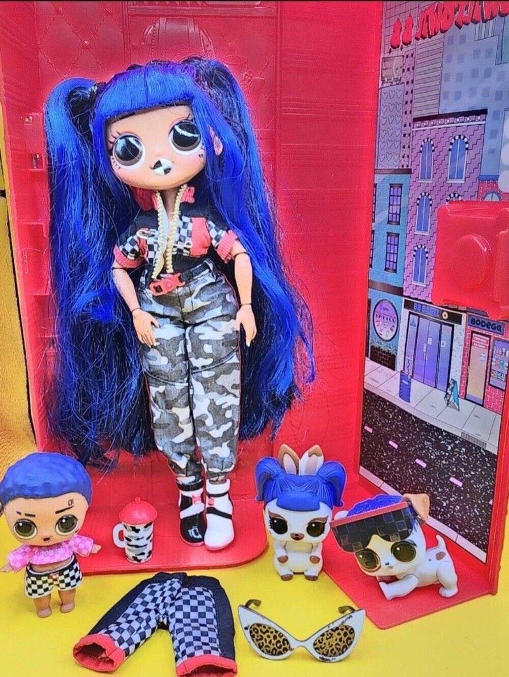LOL Surprise Series 3.8 Downtown B.B. Fashion Doll Lot